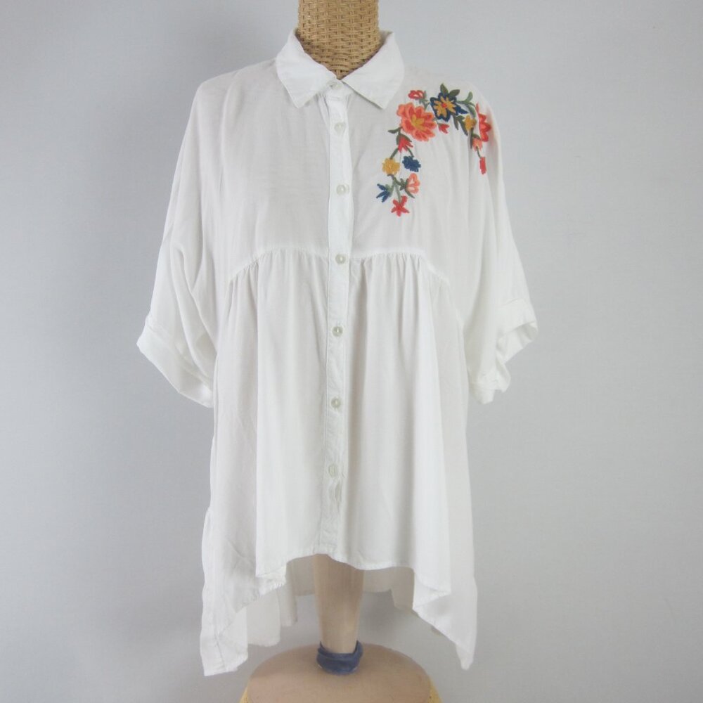 Solitaire Womens L White SS Floral Embroidered High Low Gathered Shirt Boho
